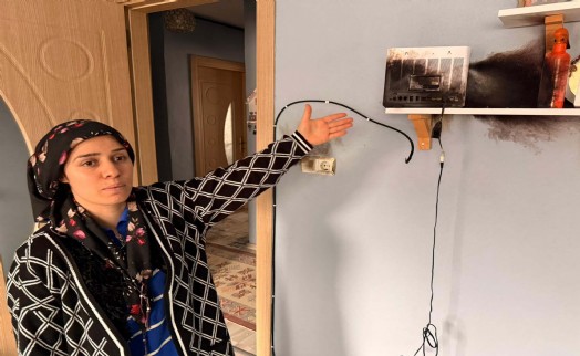 Manisa'da 3 eve yıldırım düştü