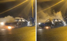 Manisa’da seyir halindeki otomobil alev aldı