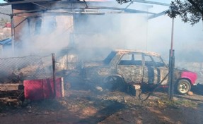 Muğla’da prefabrik ev ve park halindeki araç yandı