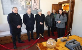 Necati Cumalı, Urla’daki evinde anıldı