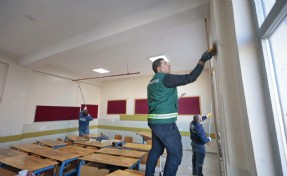 Öğrenciler tatilde, Konak Belediyesi ekipleri iş başında