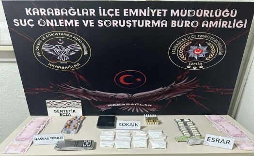 Otomobilde uyuşturucu ile yakalanan sevgililere gözaltı