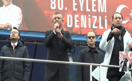 Özgür Özel Denizli'den yağmur altında seslendi: AK Parti'lisi, MHP’lisi, CHP’lisi, İYİ Partilisi... Hep birlikte kazanacağız