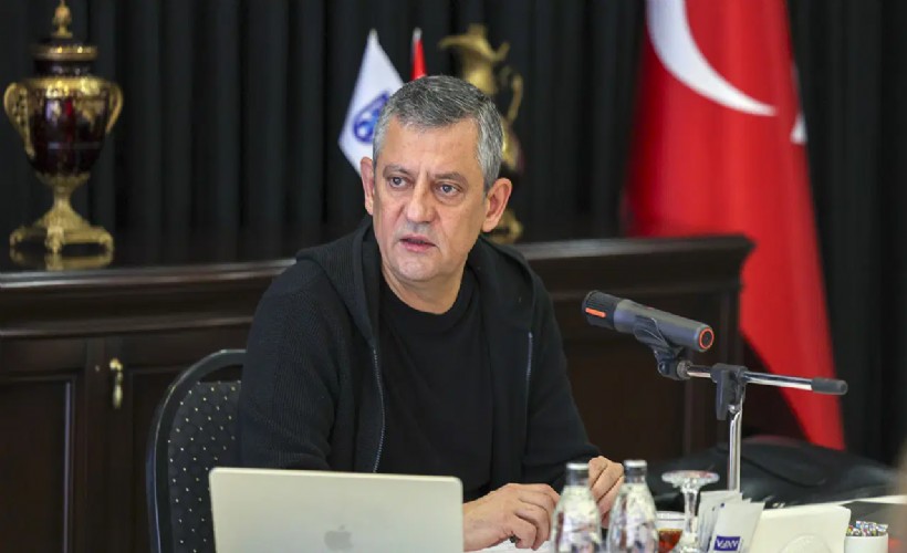 Özgür Özel kurmaylarıyla pazar kampına girdi