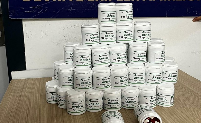 Polisten kaçarken attığı poşetten uyuşturucu çıktı