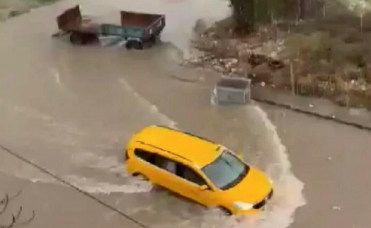 Söke, Germencik ve Kuşadası'nı sağanak vurdu