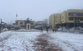 Tavşanlı’da kar yağışı etkili oldu
