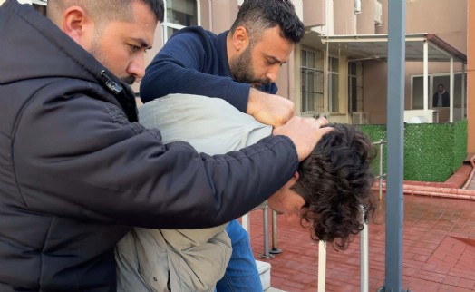 Terör örgütü üyeliğinden aranan şüpheli yurda giriş yaparken yakalandı