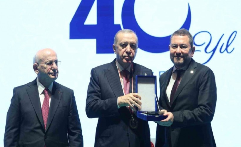 Erdoğan’dan plaket alan Torbaoğlu’dan açıklama: Bu plaket bir onurdan öte, sorumluluktur