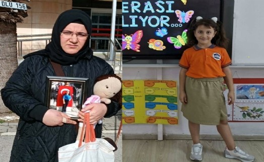 Üzerine koltuk düşen Ebrar’ın oyuncak bebeğiyle duruşmaya gelen annesi: Kimse bizi uyarmadı