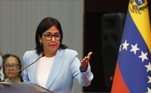Venezuela'nın yeni lideri göreve başladı