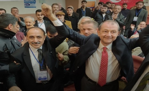 Yüksek tansiyonlu kongrede başkan belli oldu: Kılıç güven tazeledi