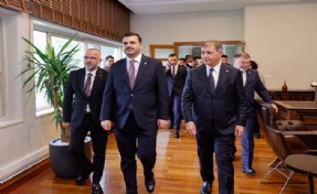 AK Parti heyetinden Tugay’a makamında ilk ziyaret: 'Birlikte çok çalışma vakti!'