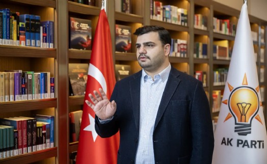 AK Partili İnan'dan Özgür Özel'e 'TBMM' çıkışı: Siyasi vizyonsuzluğunu ve şahsi şovlarını sergileyeceği bir sahne değil!