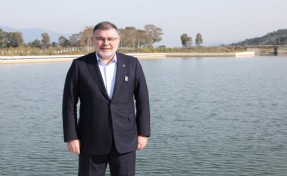 AK Partili Saygılı’dan Yeni Foça Yat Limanı üzerinden eser ve hizmet siyaseti vurgusu!
