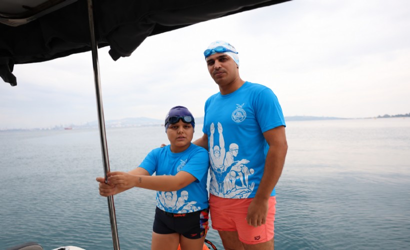 Aliağalı özel yüzücü Kaan Vural açık denizde yeni hedeflere yüzüyor