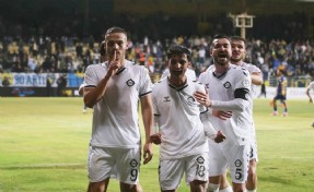 Altay deplasmanda Uşakspor sınavında