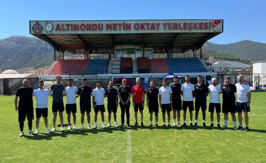 Altınordu tesisleriyle futbola hizmet veriyor