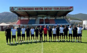 Altınordu tesisleriyle futbola hizmet veriyor