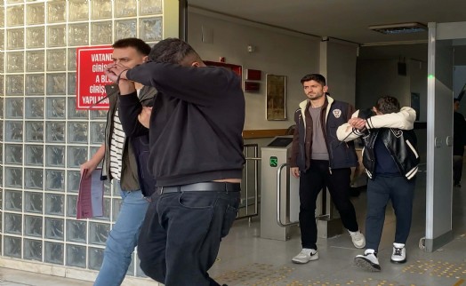 Aydın'da çocuk müstehcenliği operasyonu: İçerik satın aldığı belirlenen 5 şüpheli tutuklandı
