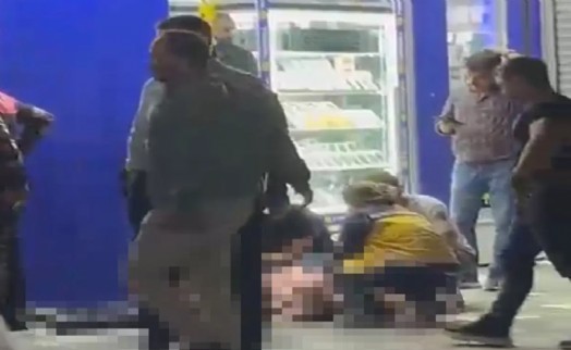 Bağcılar'da cadde üzerinde silahlı saldırı!