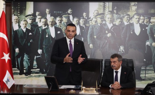Bakan Tekin’den Çiğli’ye ziyaret; Başkan Yıldız, sunum yaptı