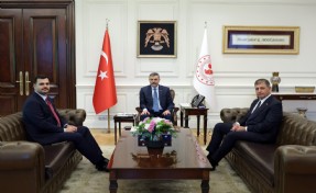 Başkan Tugay’dan İzmir için Ankara’da üst düzey temaslar
