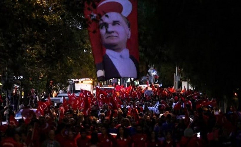 Bayraklı 29 Ekim’e hazır: Kortej ve Candan Erçetin’le Cumhuriyet coşkusu