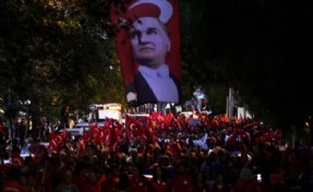 Bayraklı 29 Ekim’e hazır: Kortej ve Candan Erçetin’le Cumhuriyet coşkusu