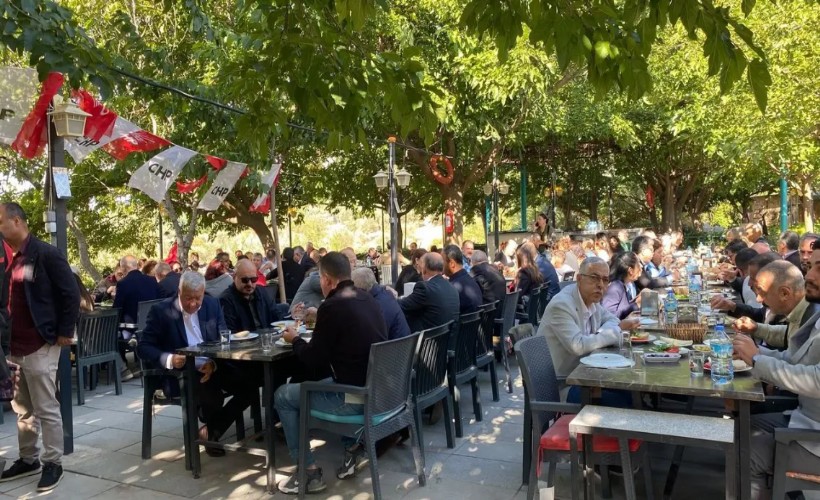 Bornova’da CHP zirvesi: 'Kaleleri teslim edenlerden hesap soracağız!'