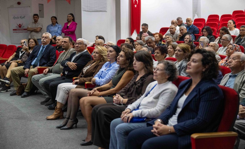 Bornova’da 'Tüketim Toplumuna' anlamlı itiraz