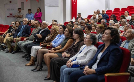 Bornova’da 'Tüketim Toplumuna' anlamlı itiraz