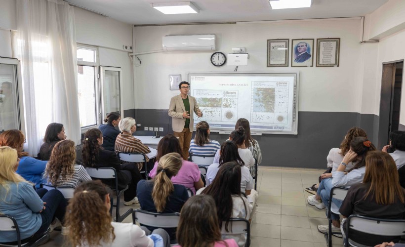 Bornova’da geleceğin eğitim neferlerine 'Temel Afet Bilinci Eğitimi'