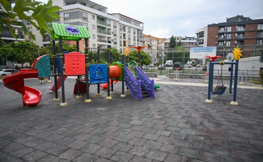 Bornova’daki dev park sakinlerinin talepleriyle yenileniyor