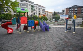 Bornova’daki dev park sakinlerinin talepleriyle yenileniyor