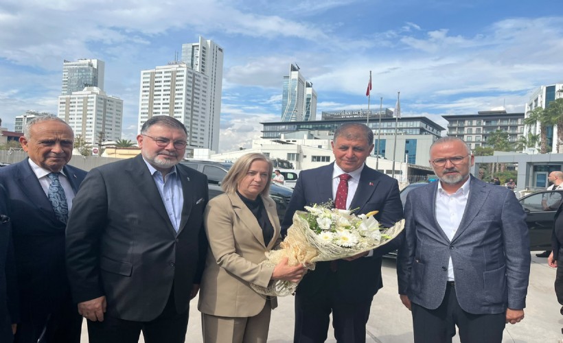 Boykot sonrası AK Parti İl’de zirve: Tugay 30 ilçenin grup başkan vekilleriyle buluştu