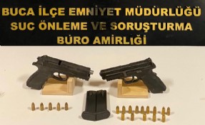 Buca’da çöpler arasında 2 tabanca bulundu: 8 gözaltı