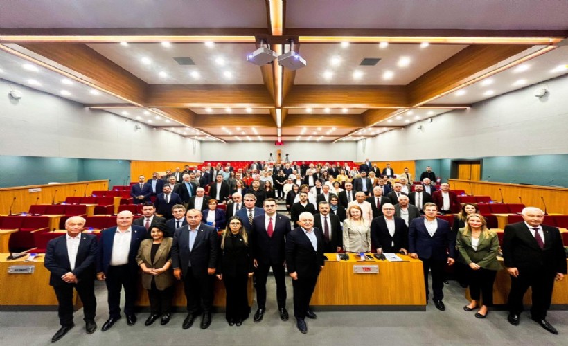 Büyükşehir Meclisi'nde 'Tugay' krizi: 'Hem Tugay hem AKP İzmir'in iradesi nelere kadirmiş görecek!'