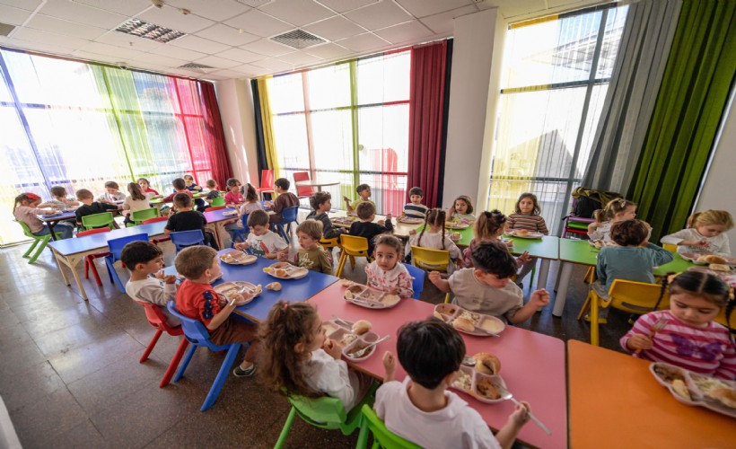 Büyükşehir Yuvamız İzmir’deki minikleri de unutmuyor