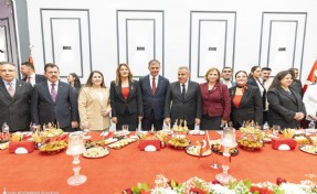 Cemil Tugay İzmir Valiliği'nin 29 Ekim resepsiyonuna katıldı