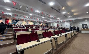 Çiğli Meclisi ertelendi: Meclis sıraları boş kaldı!