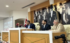 Çiğli Meclisi’nde kriz bitmiyor: Oturum yine ertelendi!