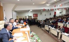 Çiğli Meclisi’nde transfer tartışması: 'AK Parti’ye geçiş olduğu zaman hainlik oluyor'