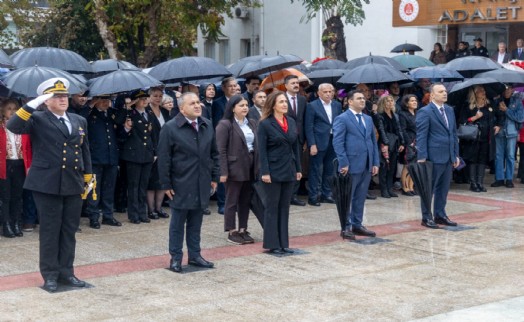 Cumhuriyet’in 103. yılı Karşıyaka’da gururla kutlanıyor