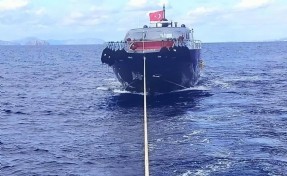 Datça açıklarında sürüklenen tekne kurtarıldı