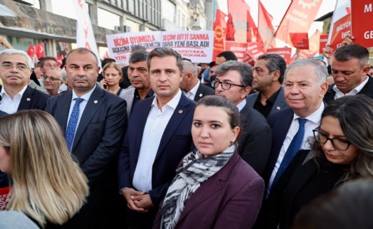 Deniz Yücel’den Tugay’a sert tepki: 'İzmirlinin oyu kimsenin şahsi mülkü değildir'