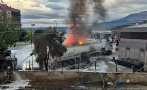 Denizli'de akaryakıt istasyonunda korkutan yangın!
