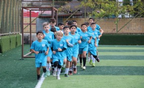 Dezavantajlı çocuklar futbol sayesinde kötü alışkanlıklardan uzaklaşıyor