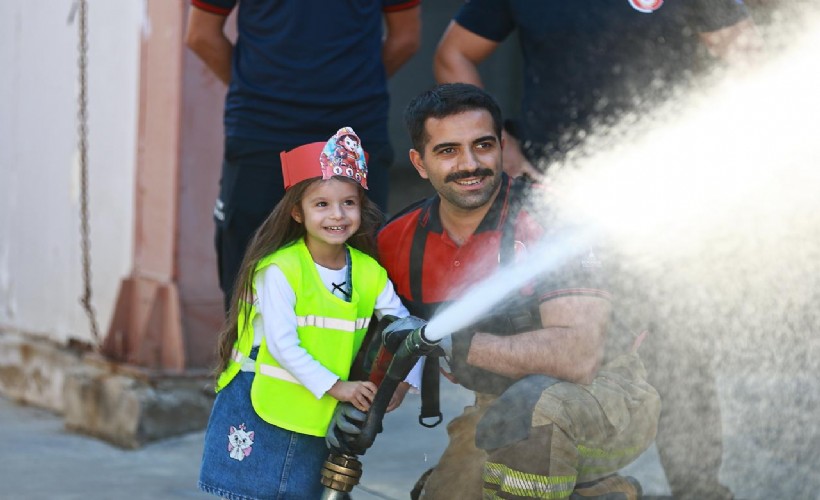 Efes Selçuk'un minik itfaiyecileri çok mutlu