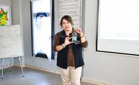 Efes Selçuk’ta zeytin üreticilerine budama eğitimi
